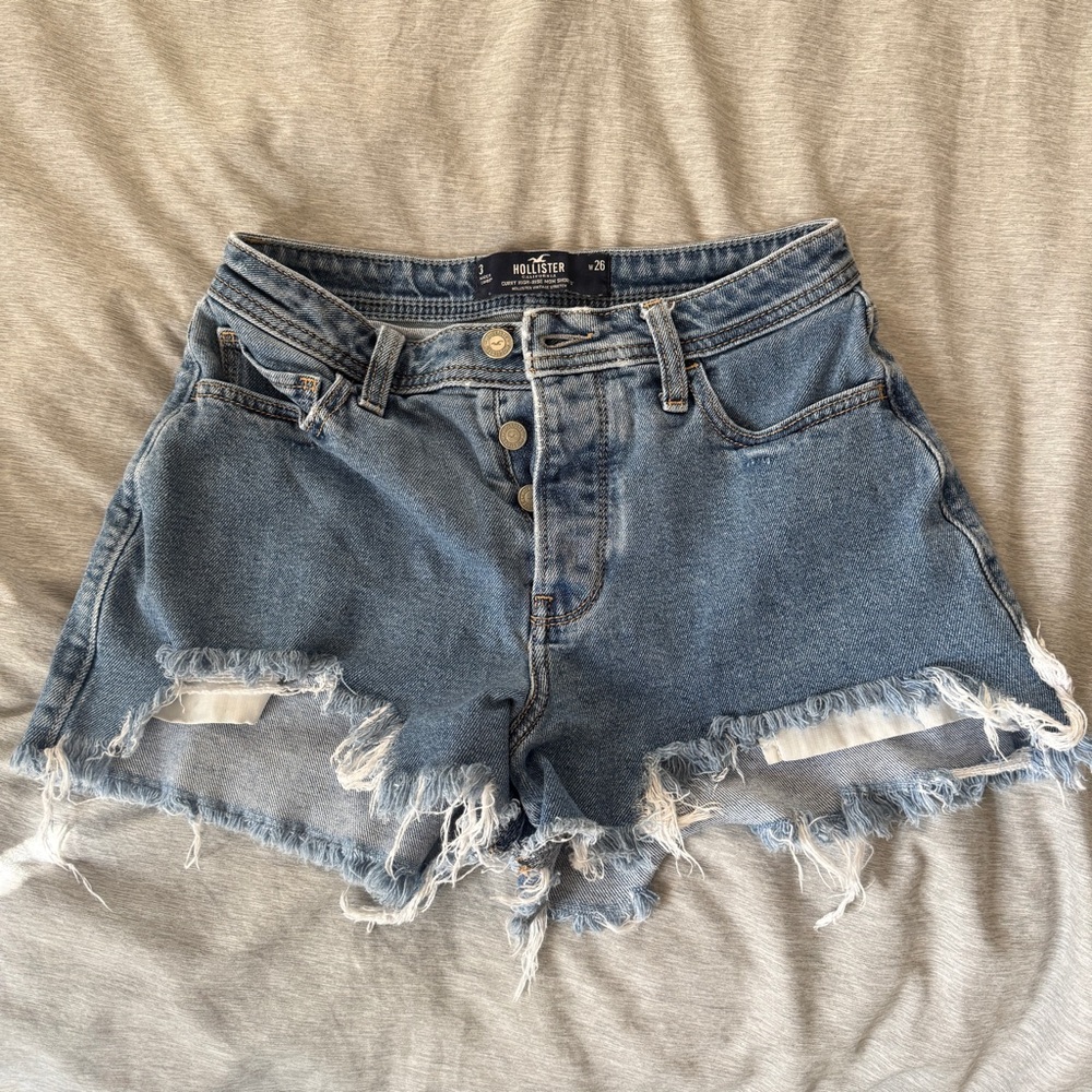Hollister Curvy High Rise Mom Shorts